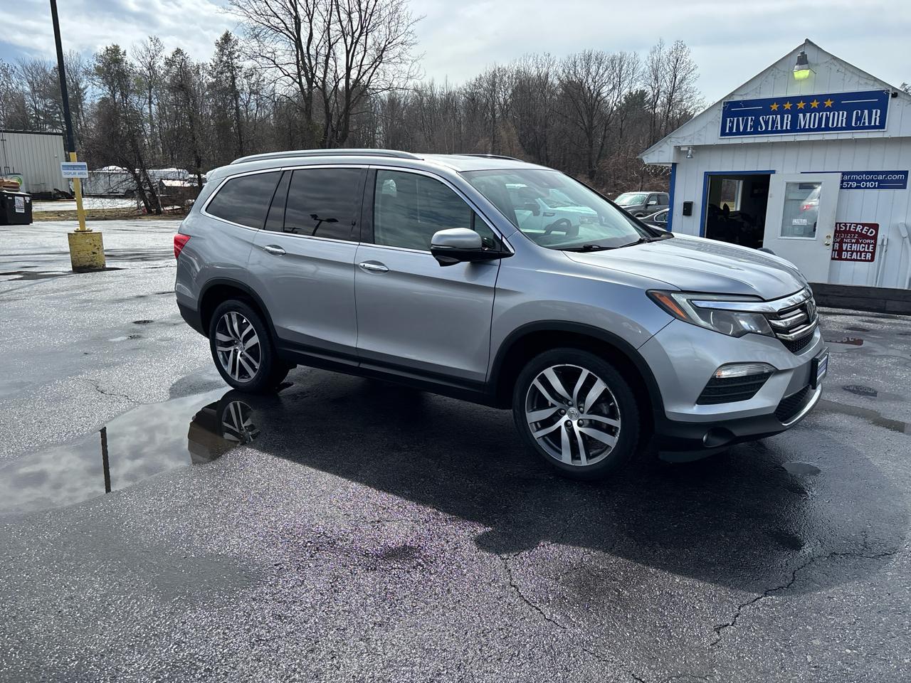 Honda Pilot Touring 4WD with DVD 2016