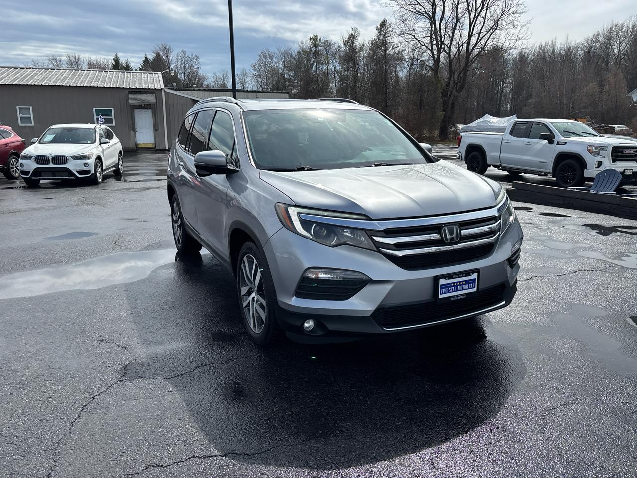 Honda Pilot Touring 4WD with DVD 2016