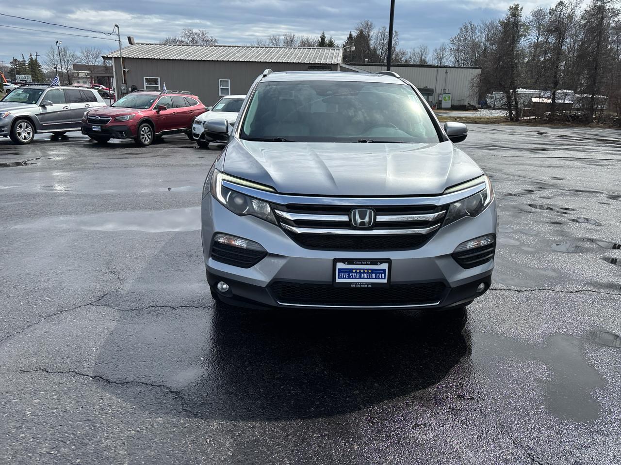 Honda Pilot Touring 4WD with DVD 2016