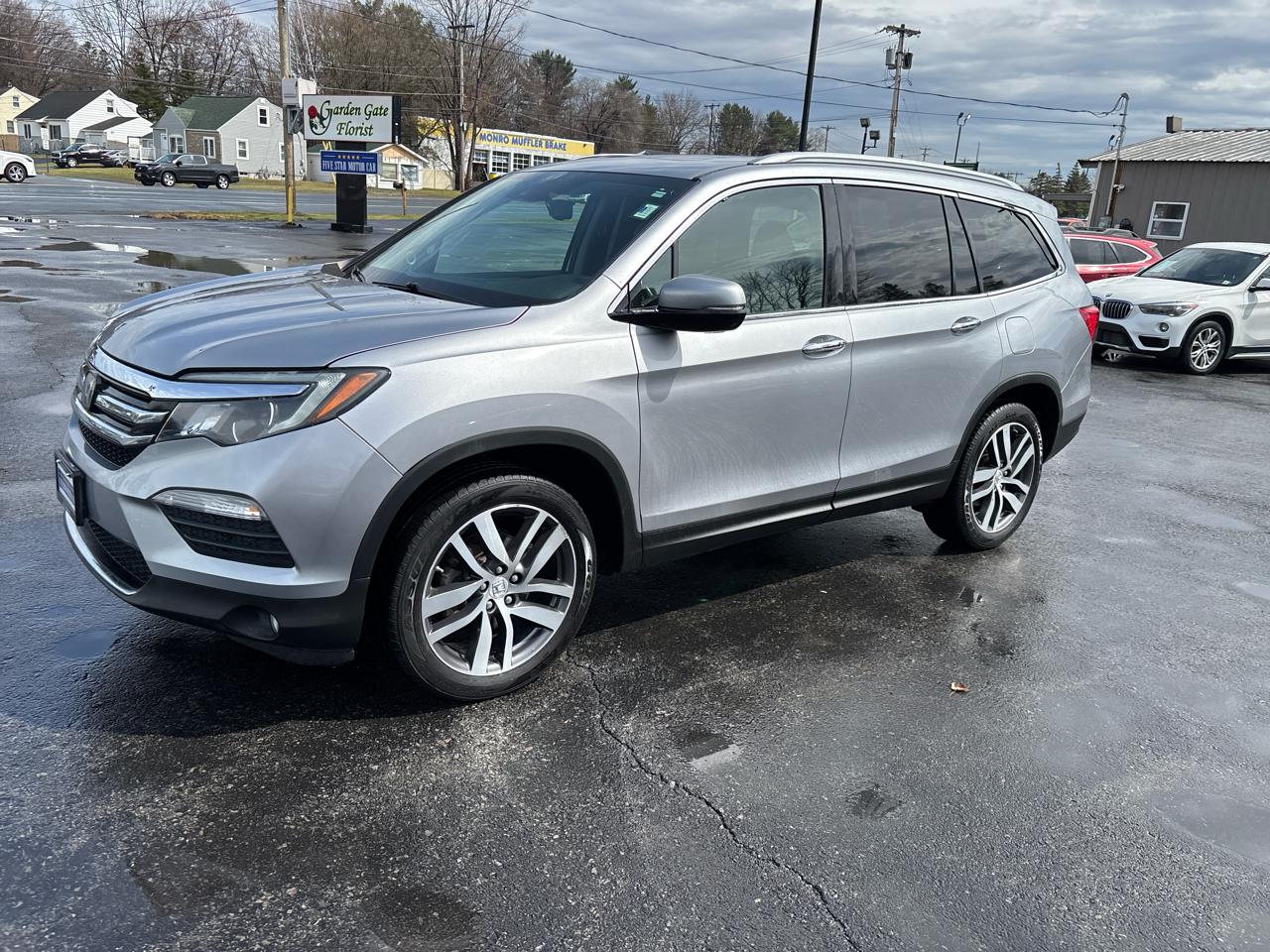 Honda Pilot Touring 4WD with DVD 2016