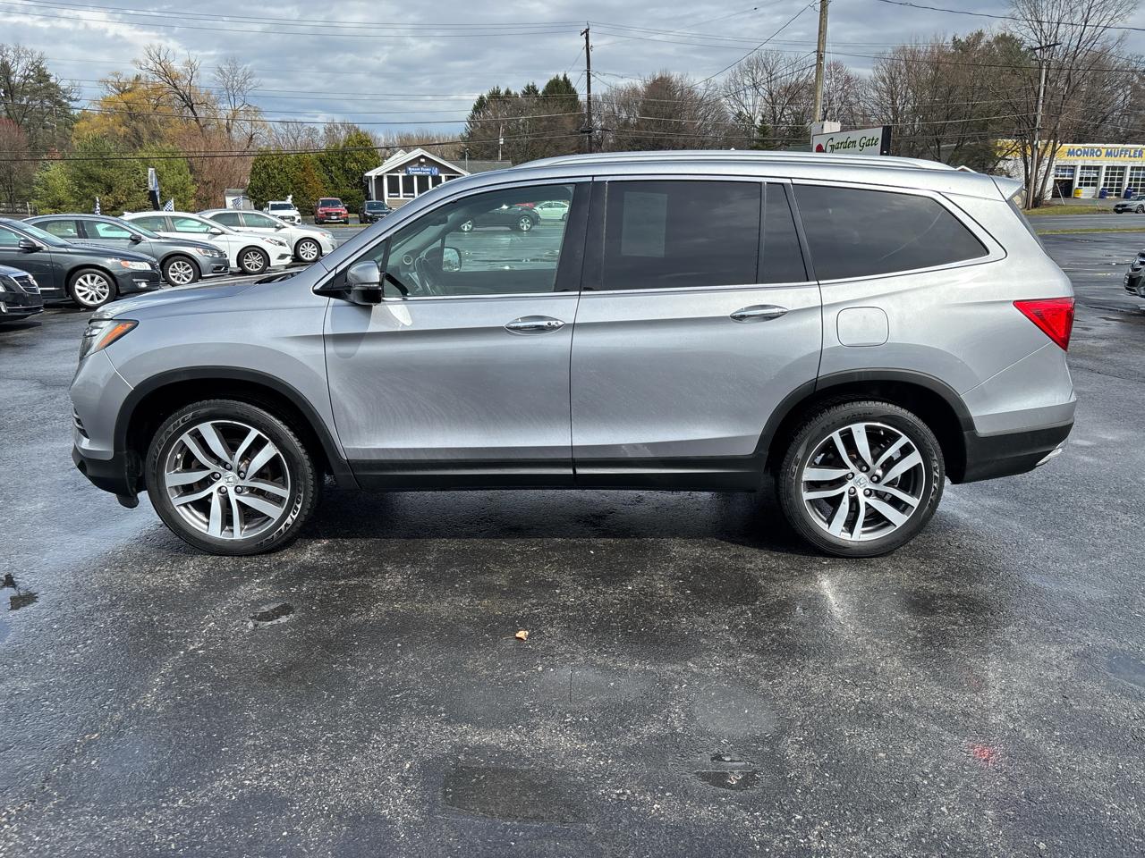 Honda Pilot Touring 4WD with DVD 2016