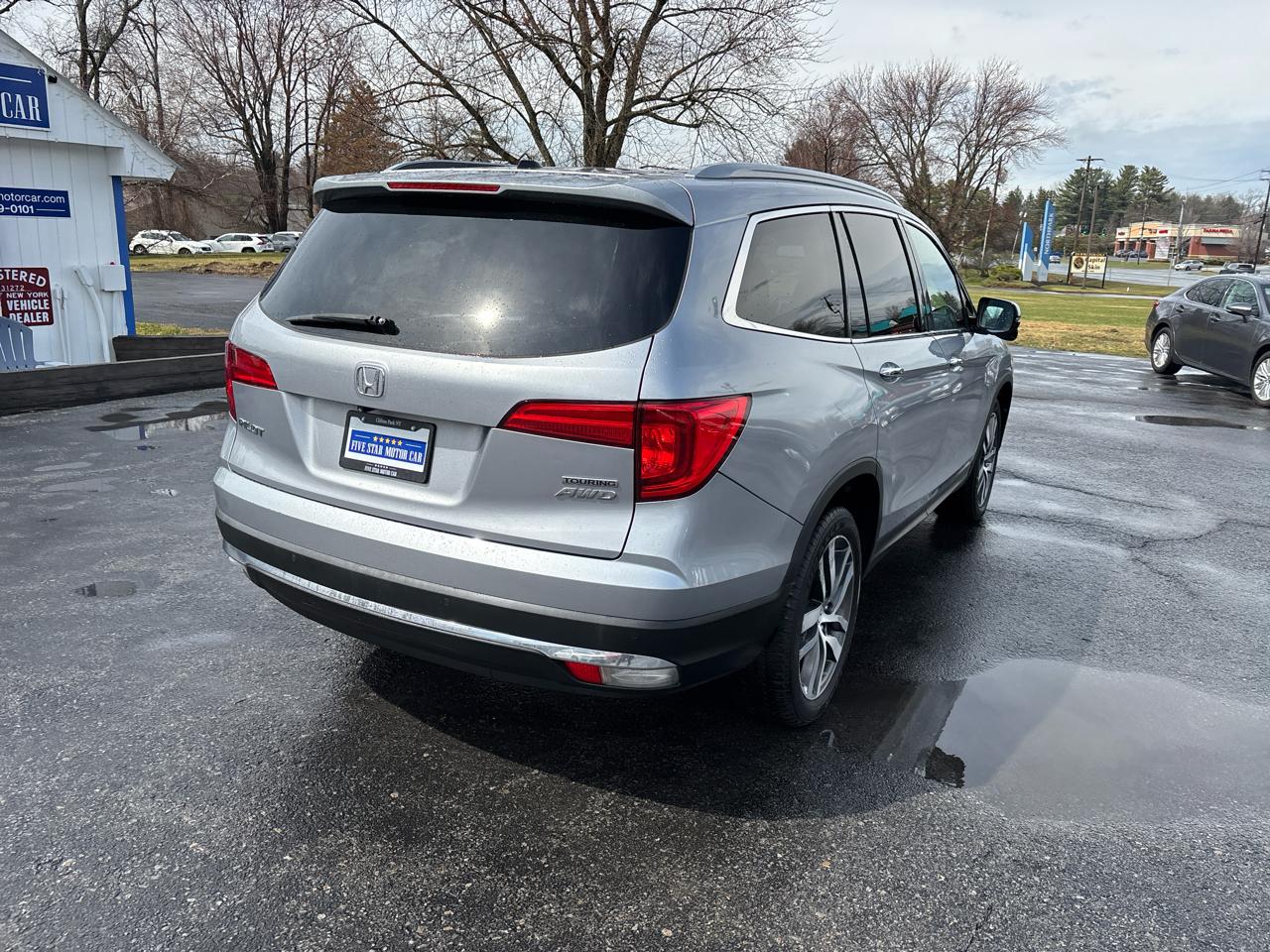 Honda Pilot Touring 4WD with DVD 2016