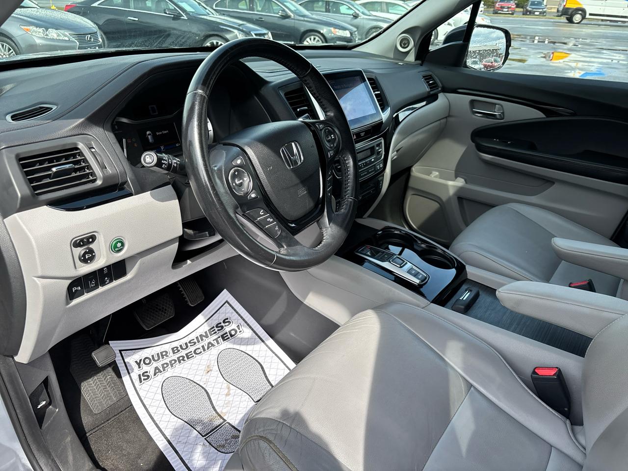 Honda Pilot Touring 4WD with DVD 2016