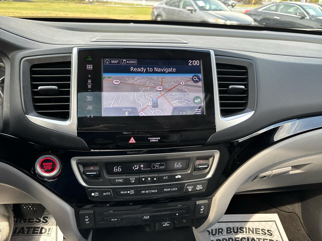 Honda Pilot Touring 4WD with DVD 2016