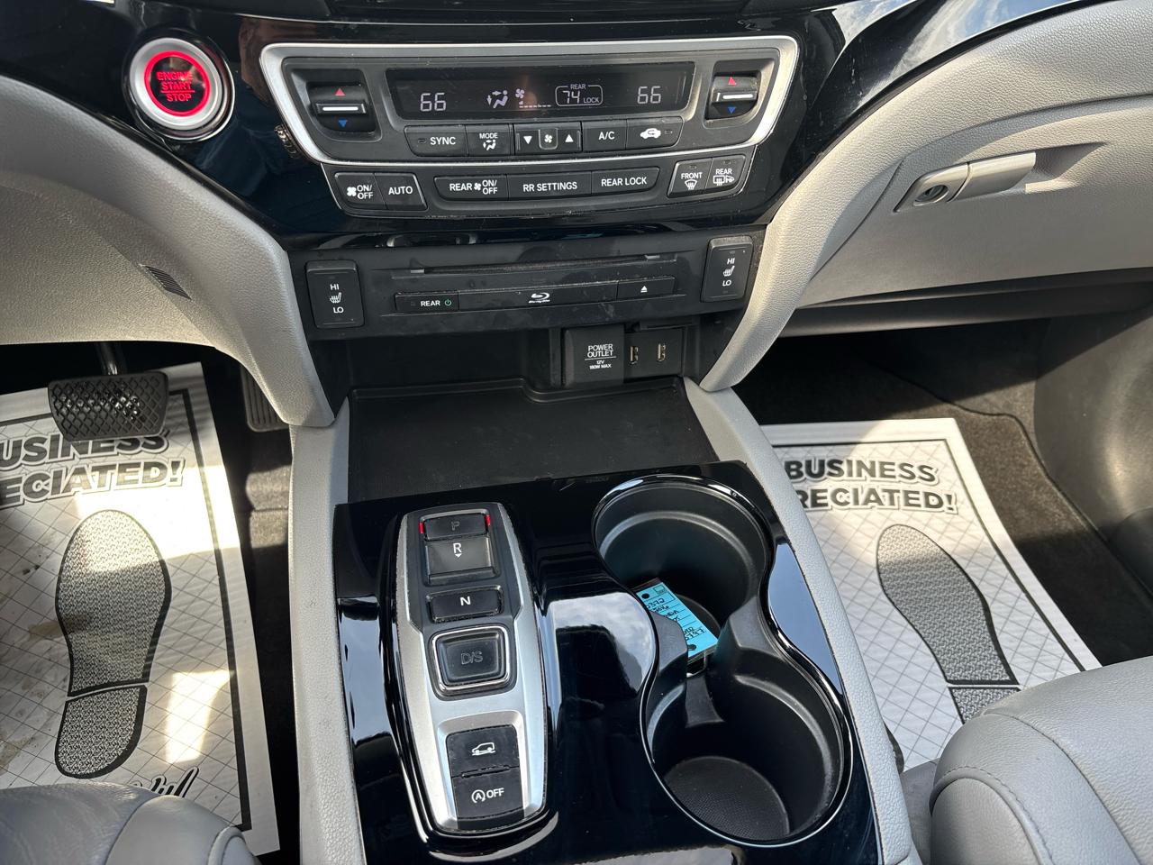 Honda Pilot Touring 4WD with DVD 2016