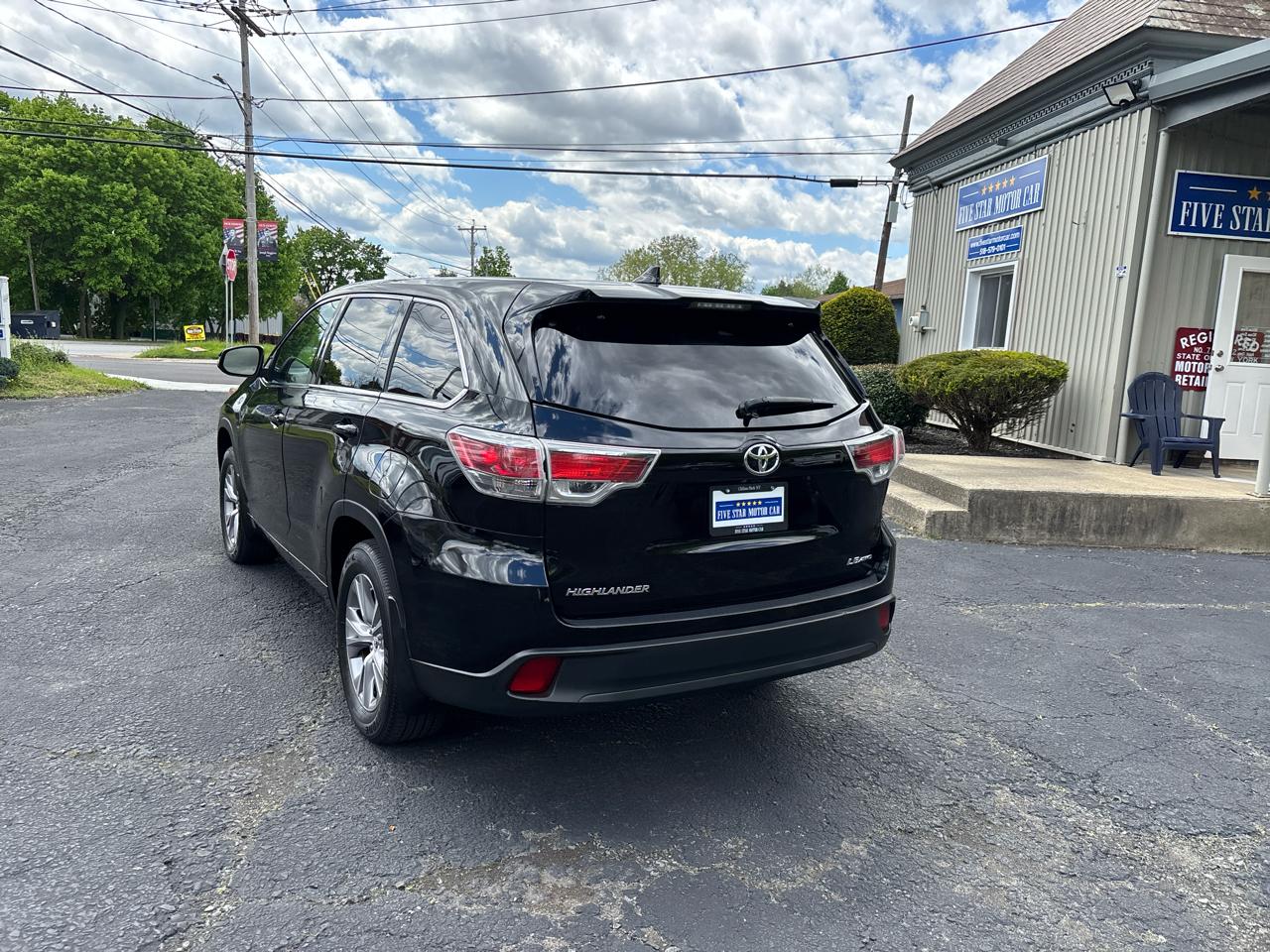 Toyota Highlander LE AWD V6 2016