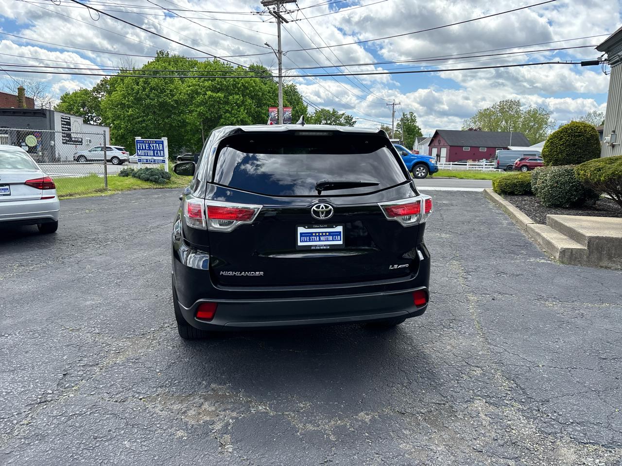 Toyota Highlander LE AWD V6 2016