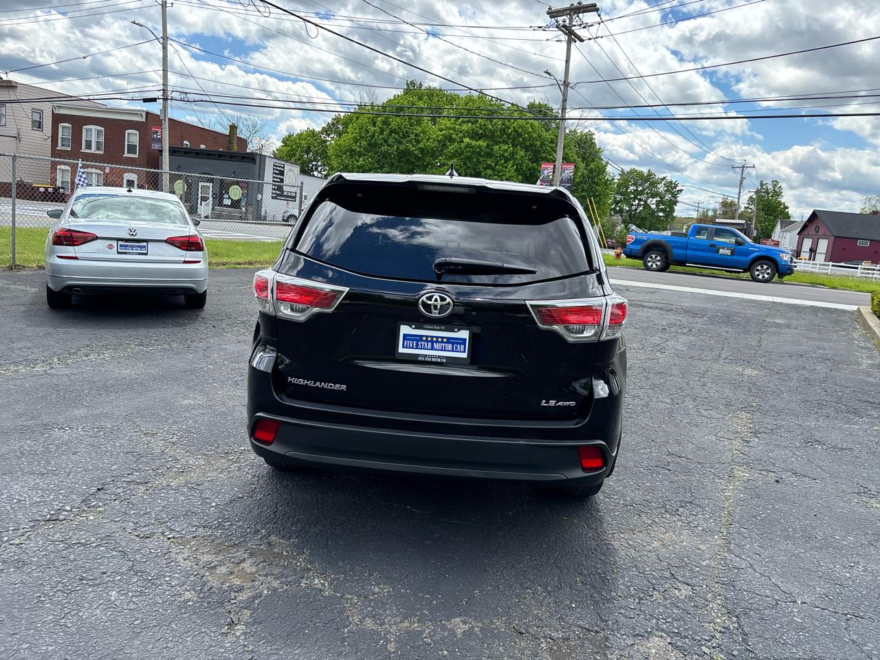 Toyota Highlander LE AWD V6 2016