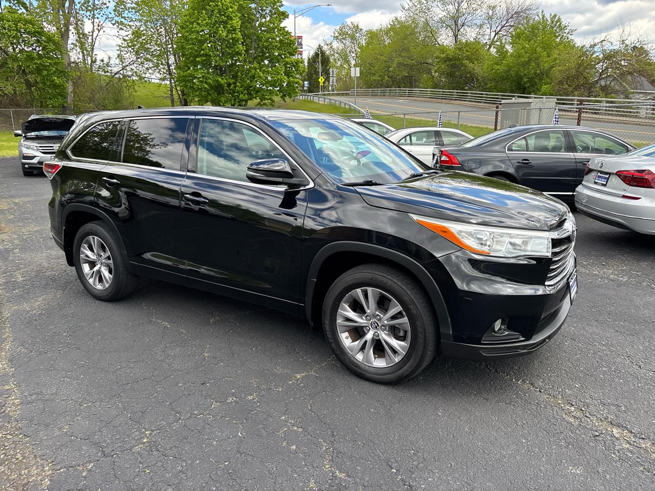 Toyota Highlander LE AWD V6 2016