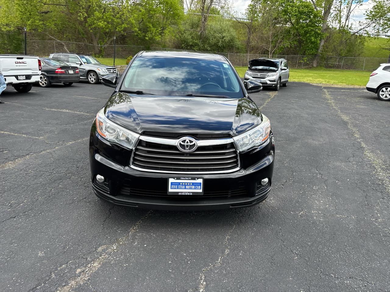 Toyota Highlander LE AWD V6 2016