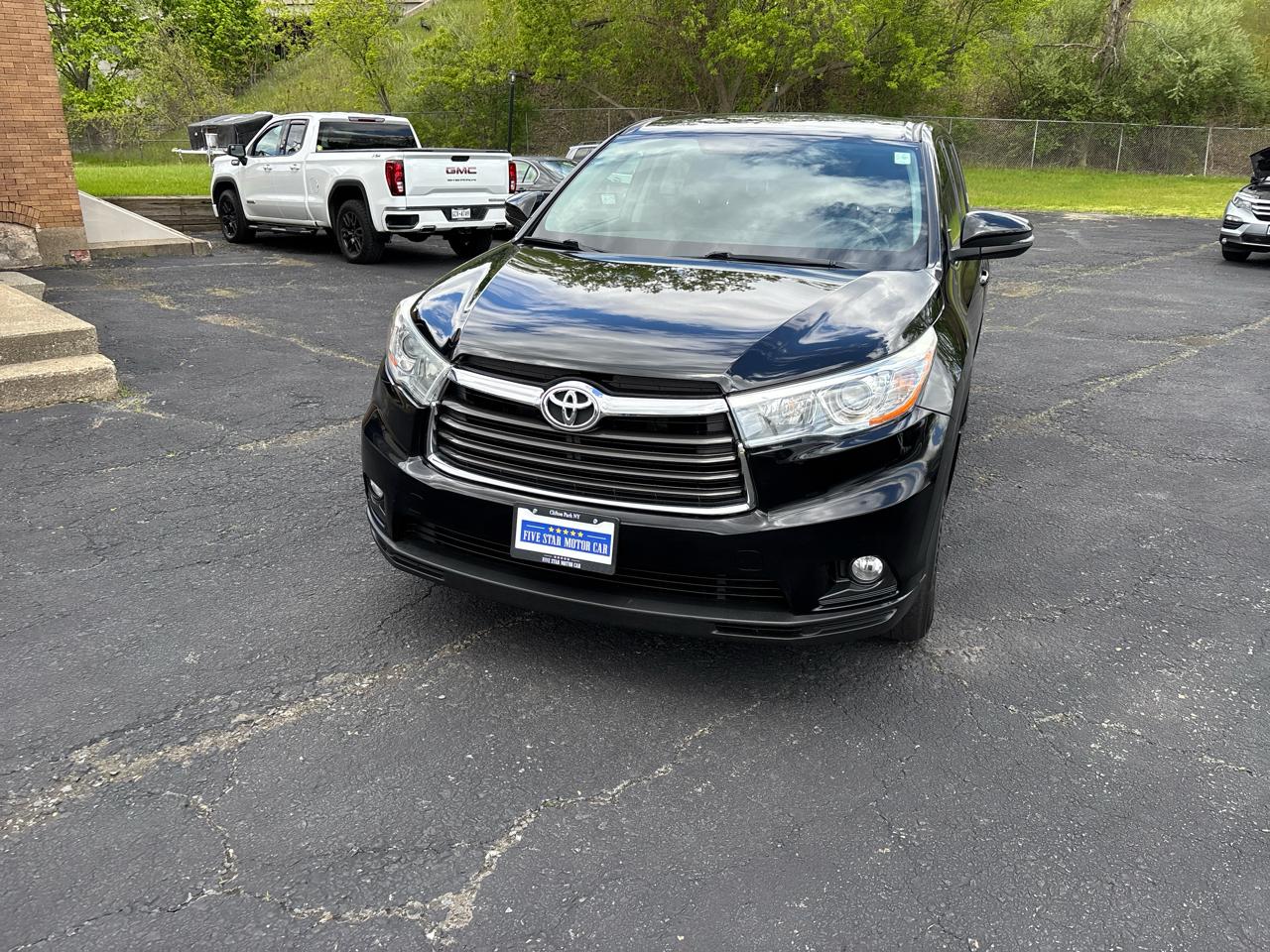Toyota Highlander LE AWD V6 2016