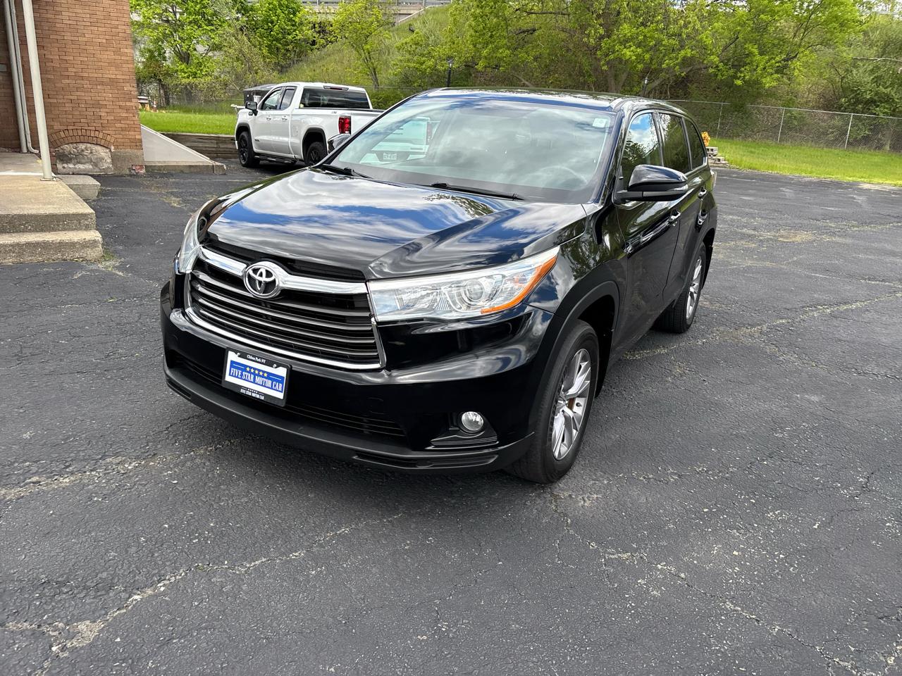 Toyota Highlander LE AWD V6 2016