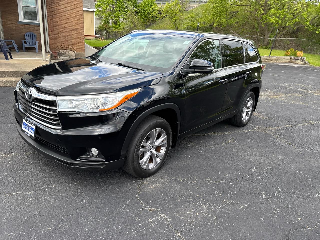 Toyota Highlander LE AWD V6 2016