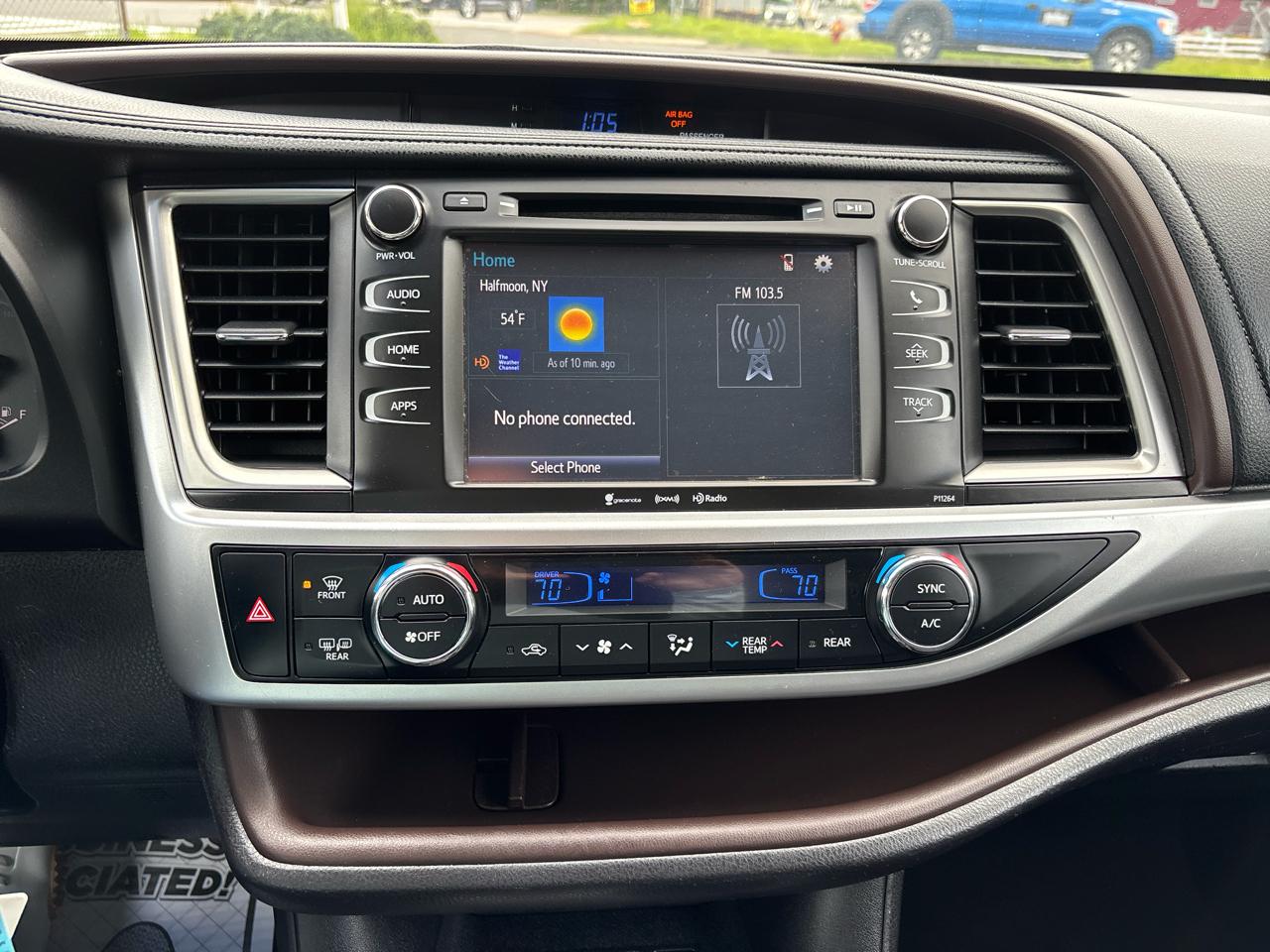 Toyota Highlander LE AWD V6 2016