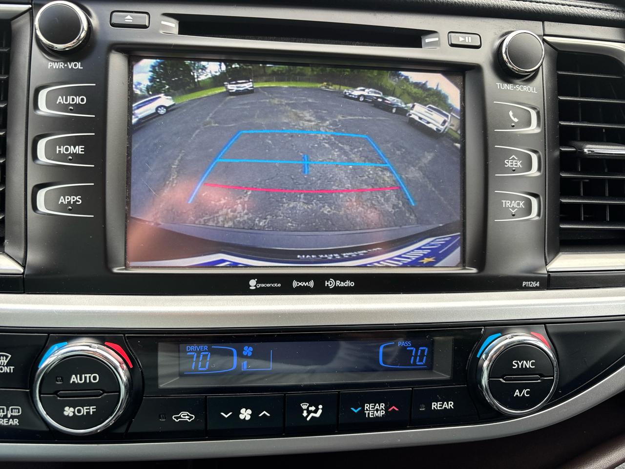 Toyota Highlander LE AWD V6 2016