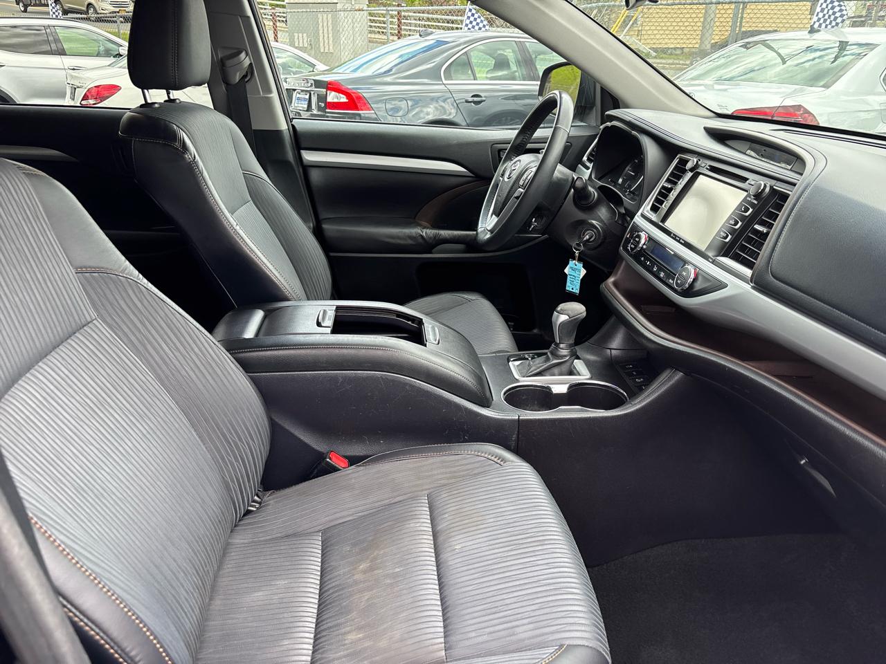 Toyota Highlander LE AWD V6 2016