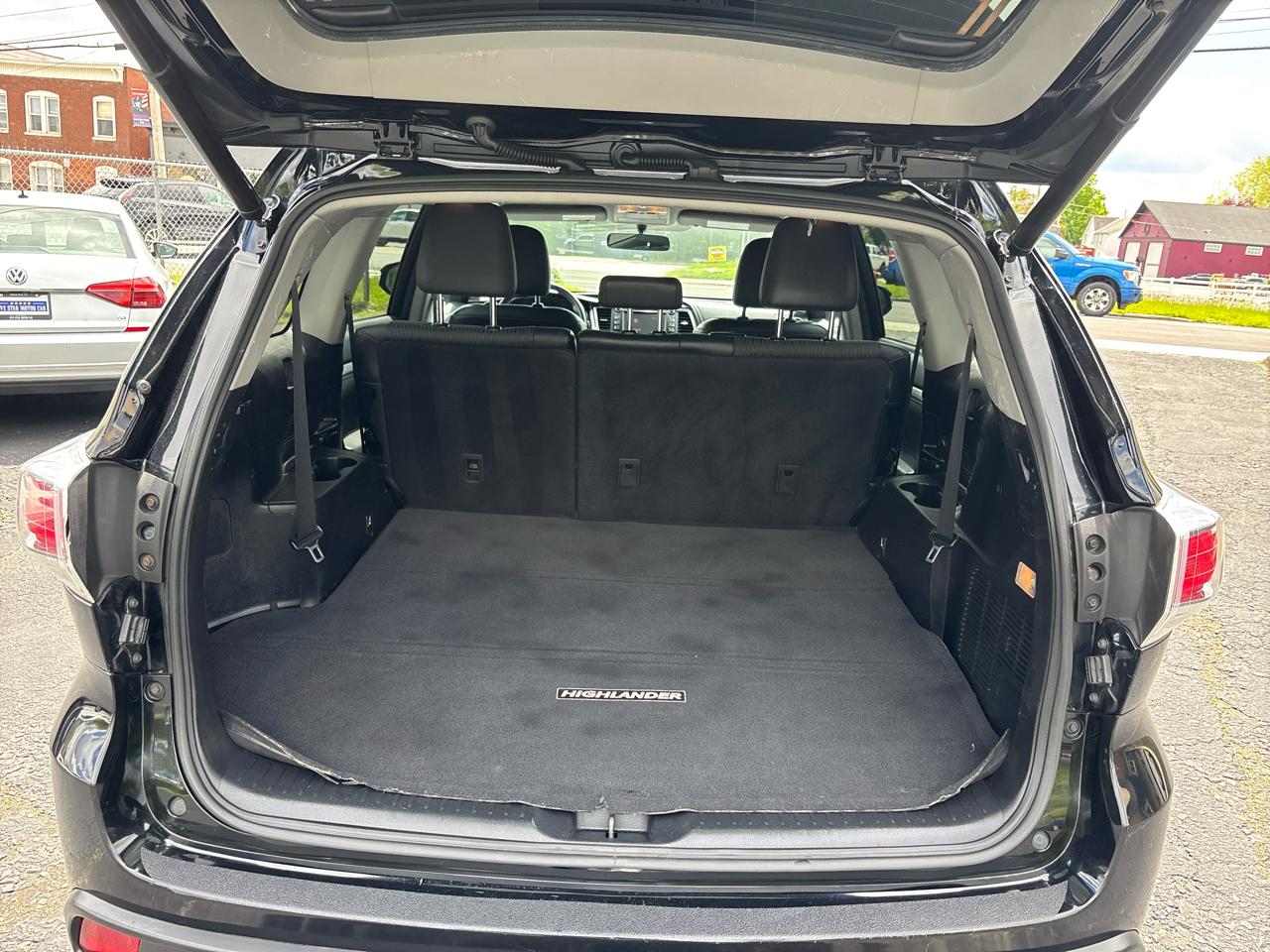 Toyota Highlander LE AWD V6 2016