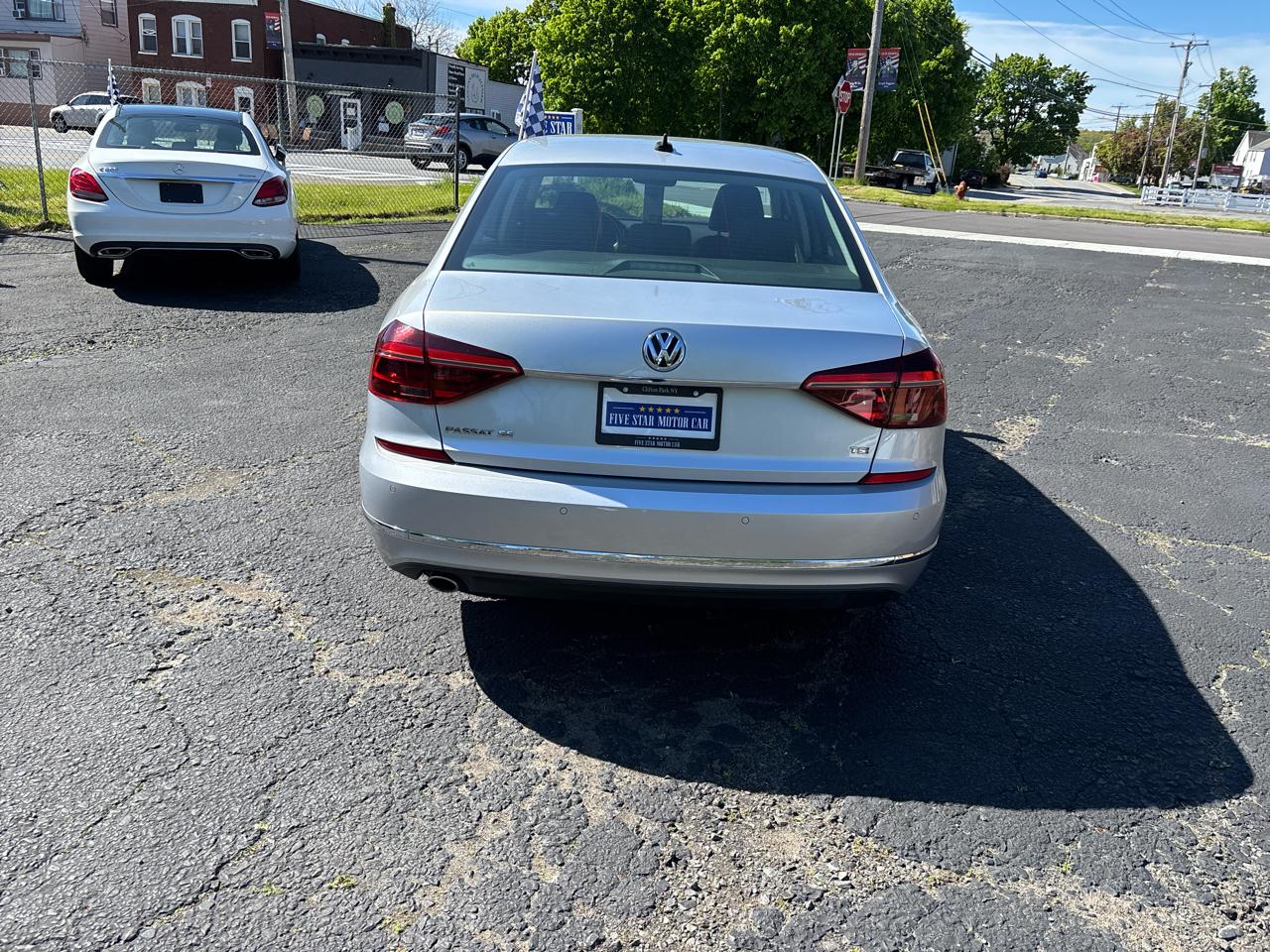 Volkswagen Passat SE 2018