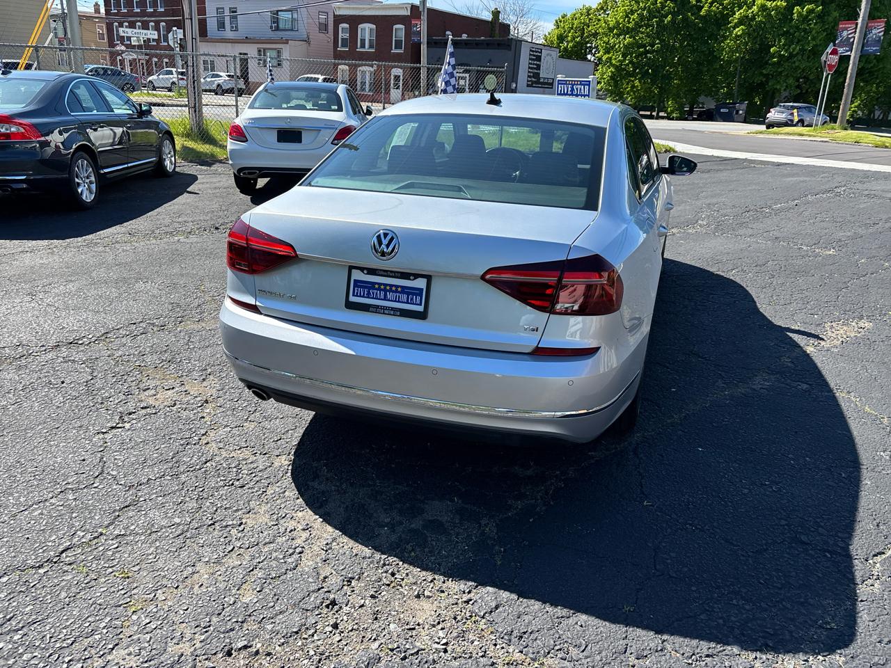 Volkswagen Passat SE 2018