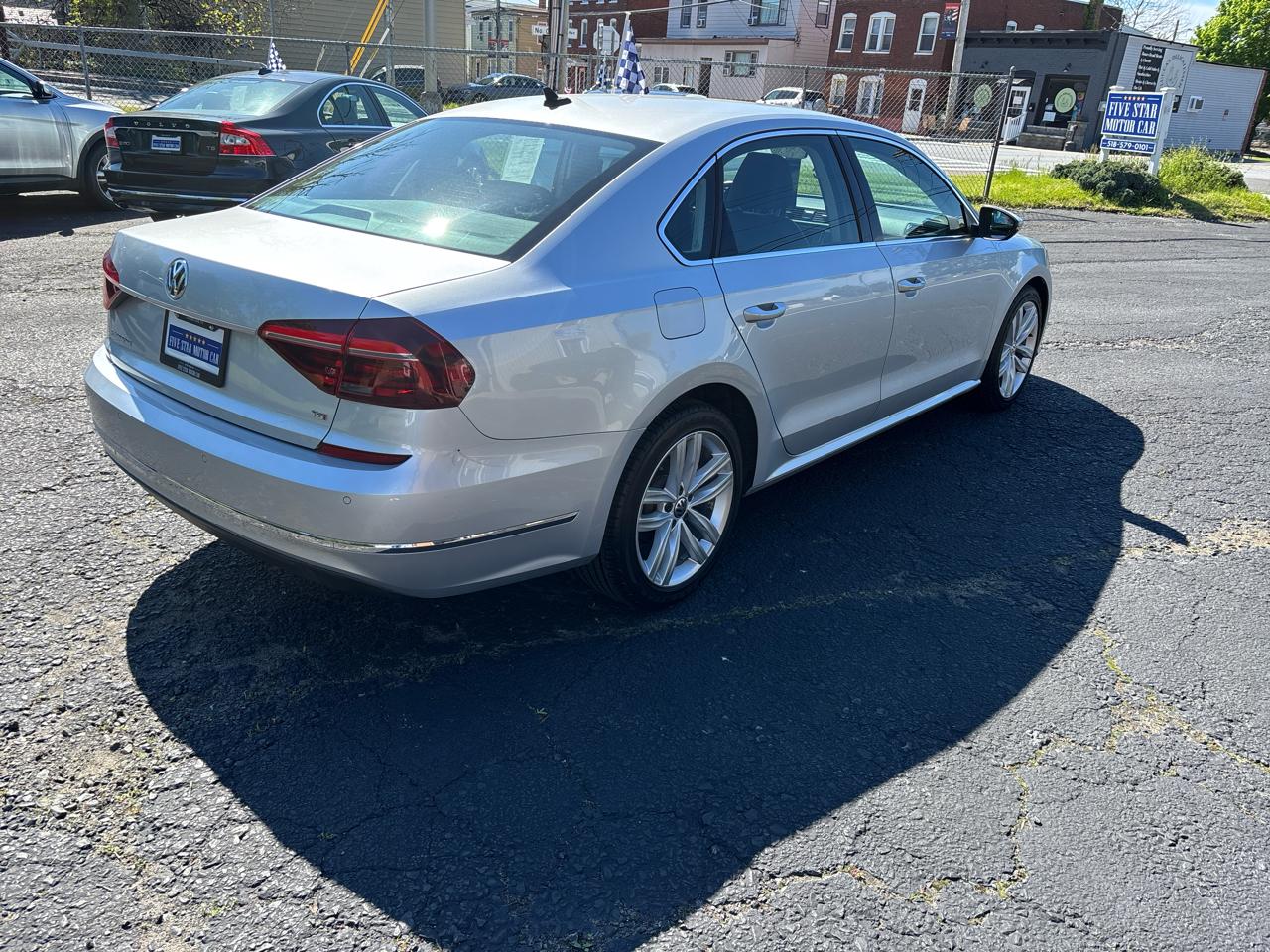 Volkswagen Passat SE 2018