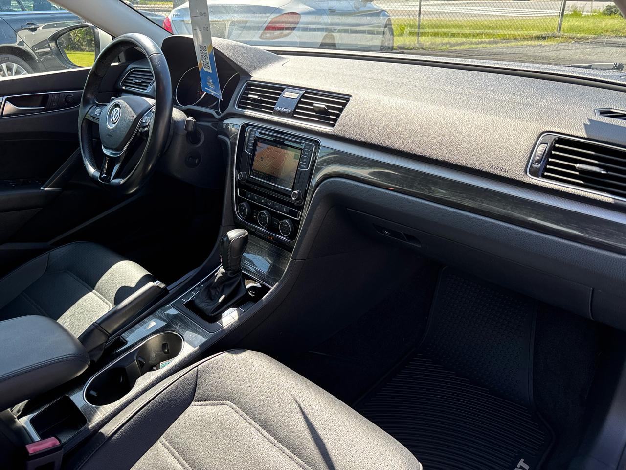 Volkswagen Passat SE 2018