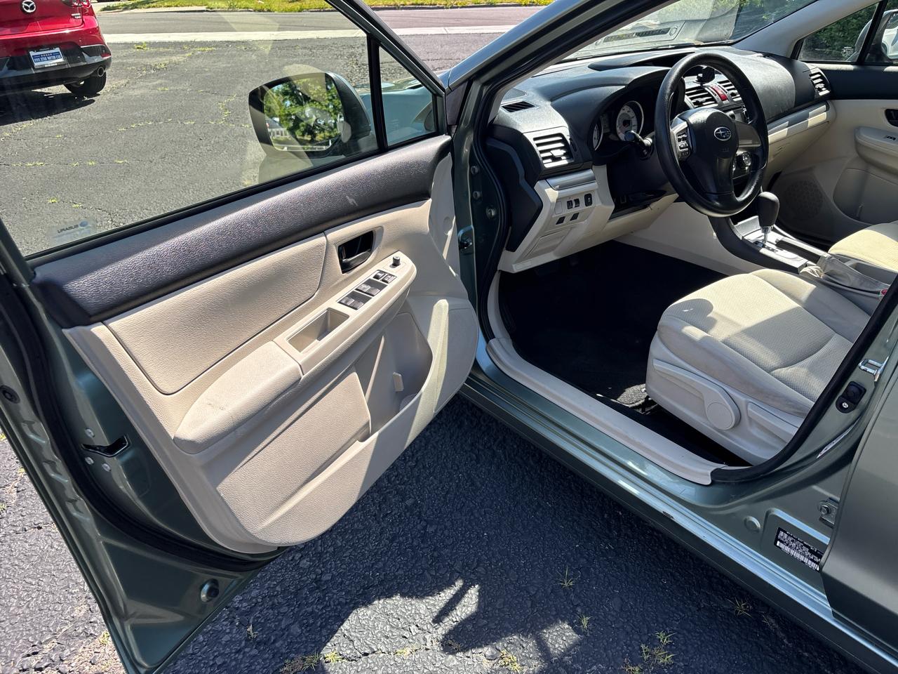 Subaru Impreza Base 5-Door 2014
