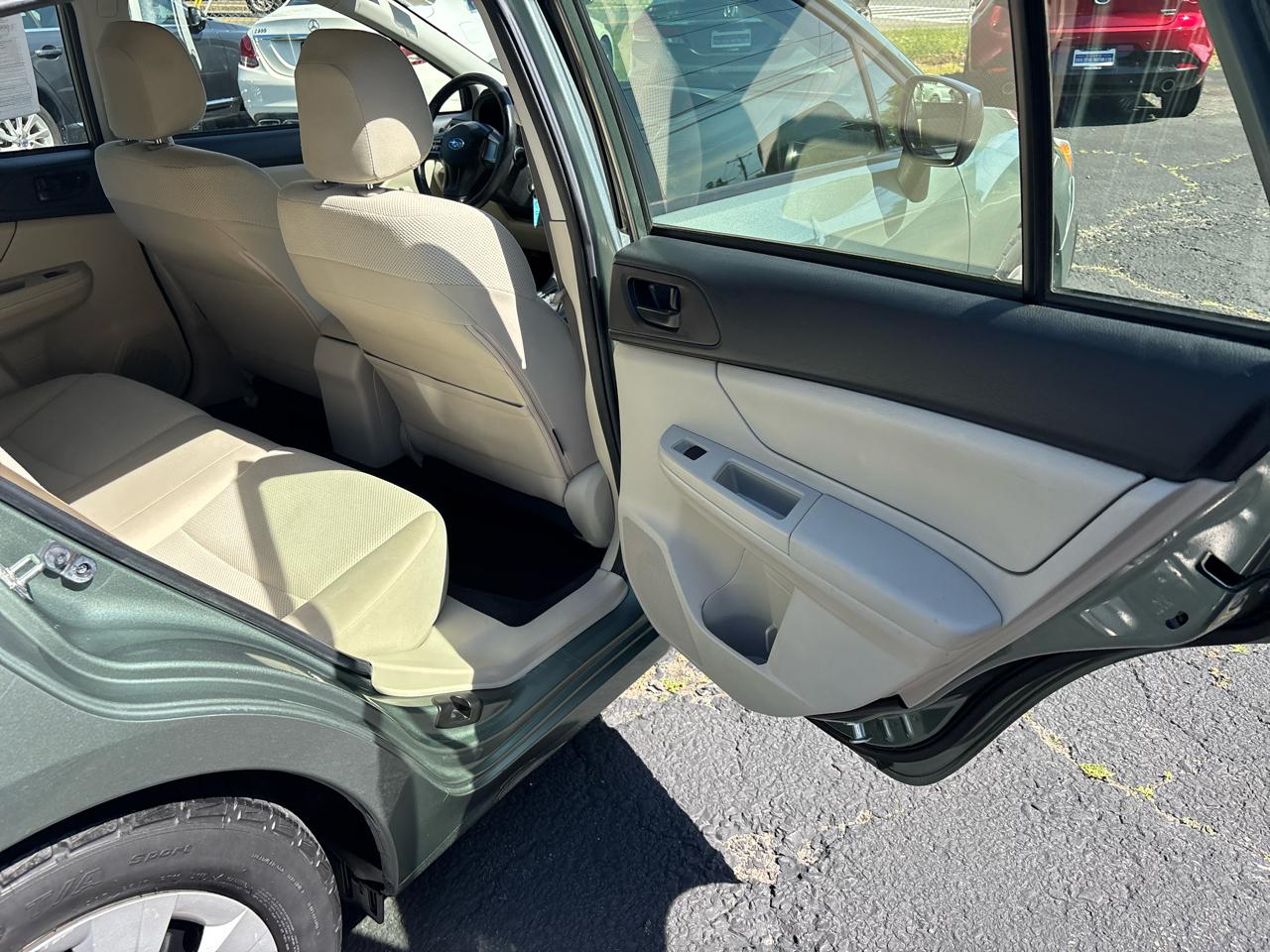 Subaru Impreza Base 5-Door 2014