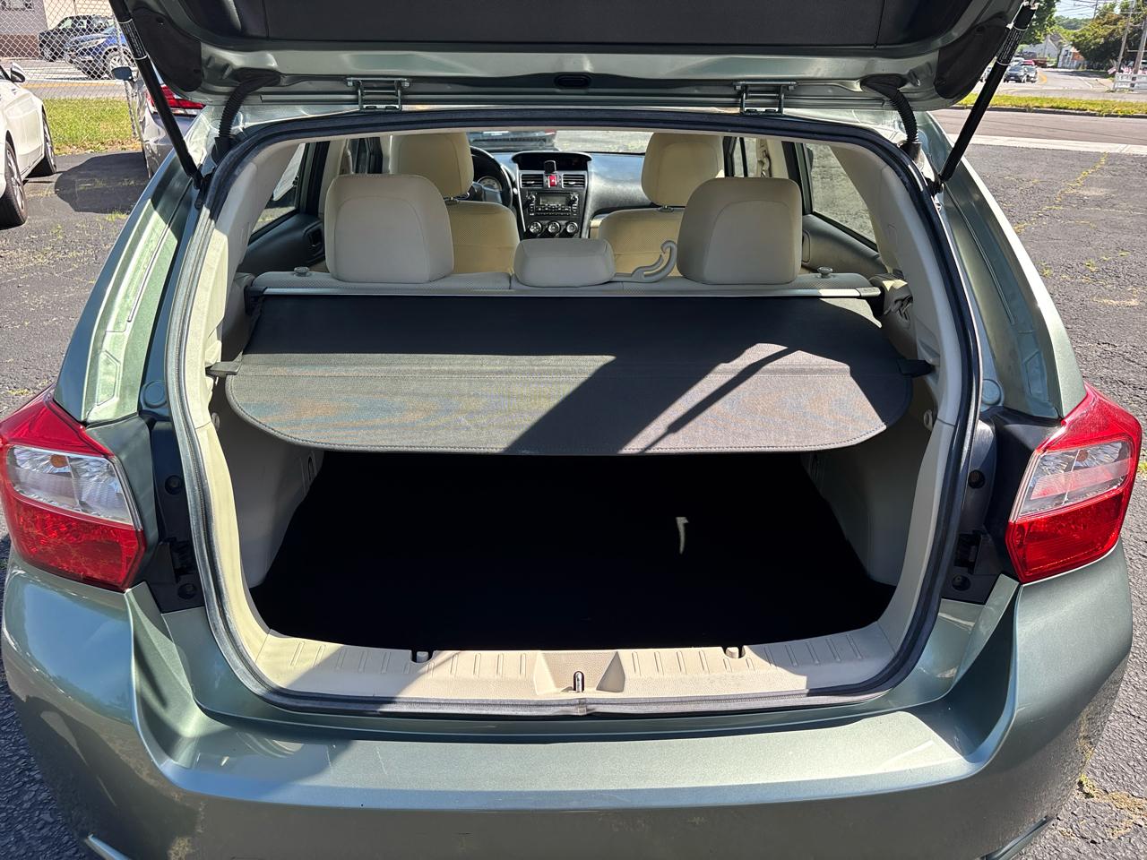 Subaru Impreza Base 5-Door 2014