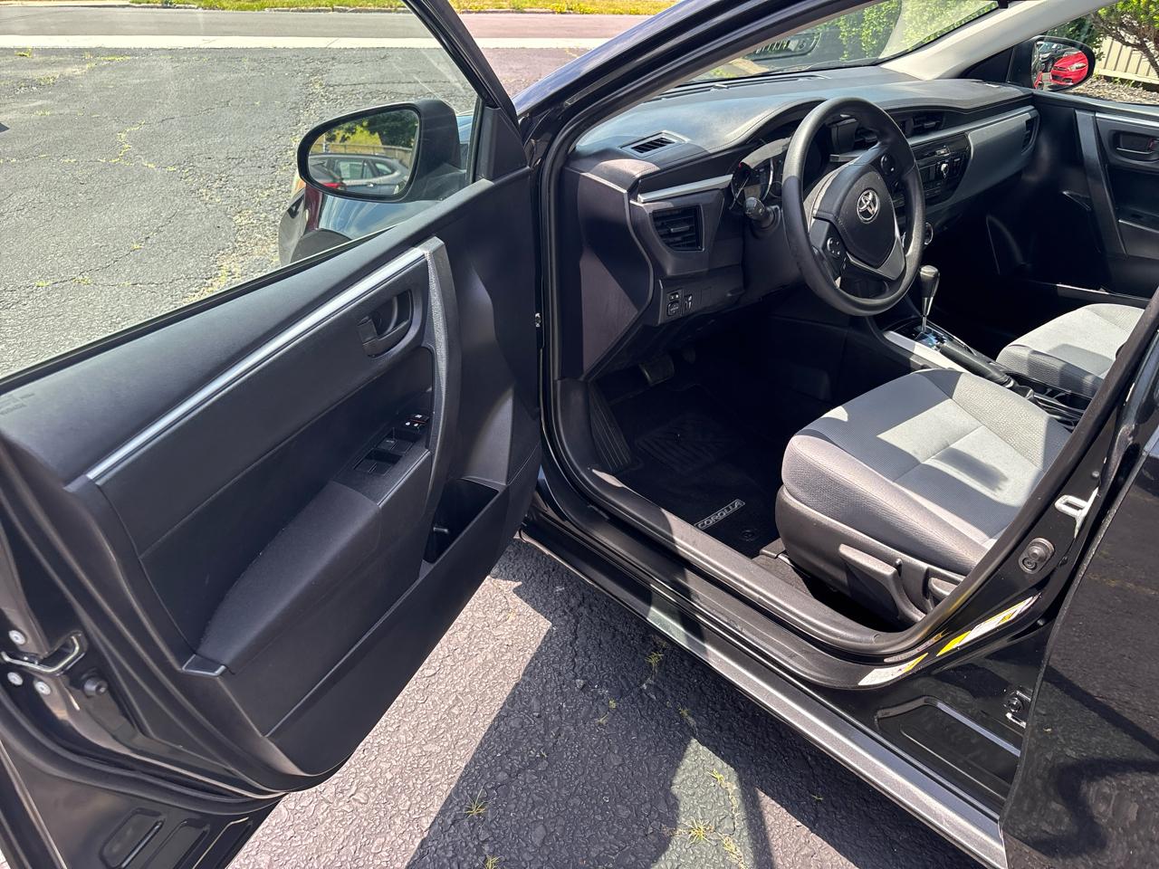 Toyota Corolla L 4D Sedan 2015