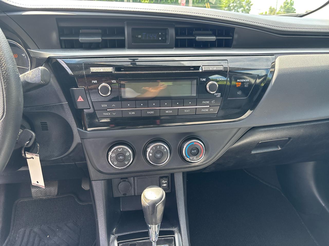 Toyota Corolla L 4D Sedan 2015