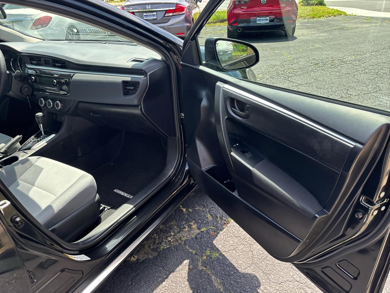 Toyota Corolla L 4D Sedan 2015