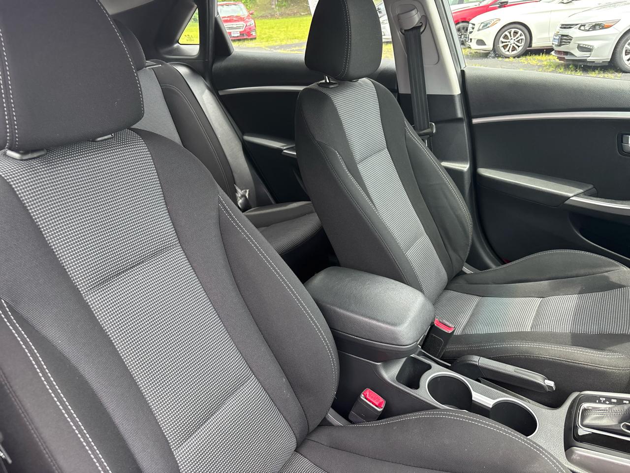 Hyundai Elantra GT A/T 2014