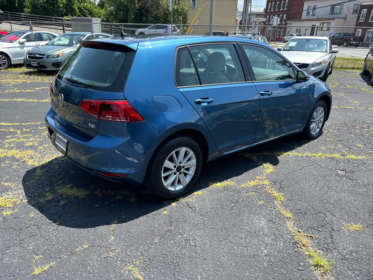 Volkswagen Golf 1.8T 4-Door S Manual 2017