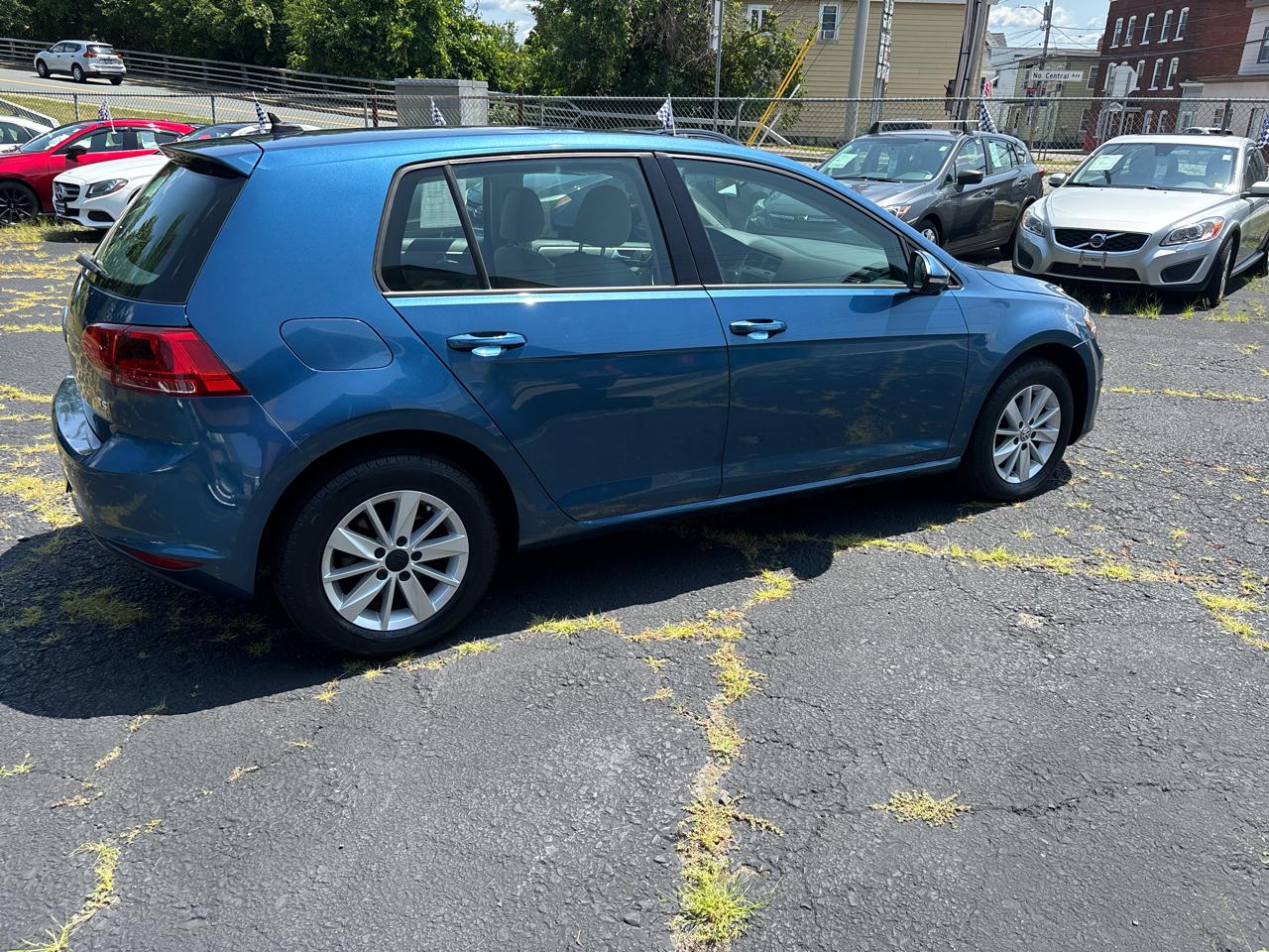 Volkswagen Golf 1.8T 4-Door S Manual 2017