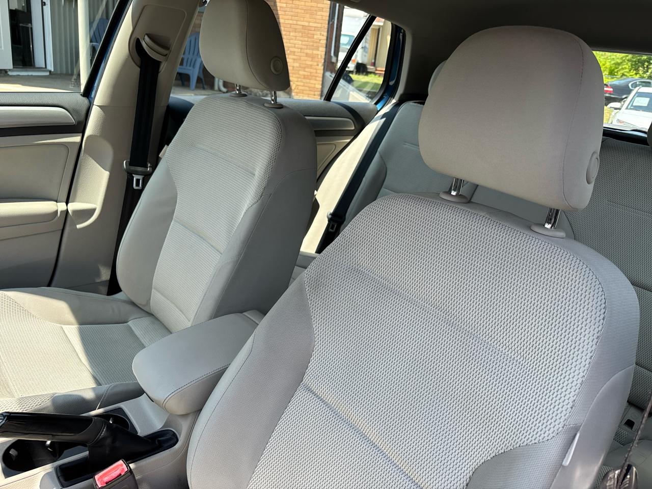 Volkswagen Golf 1.8T 4-Door S Manual 2017