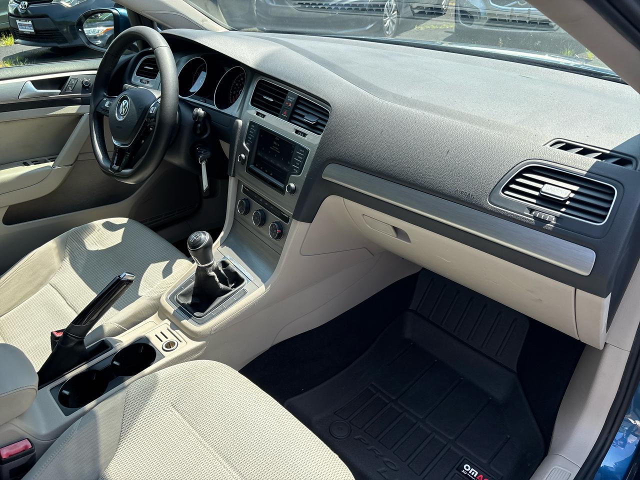 Volkswagen Golf 1.8T 4-Door S Manual 2017