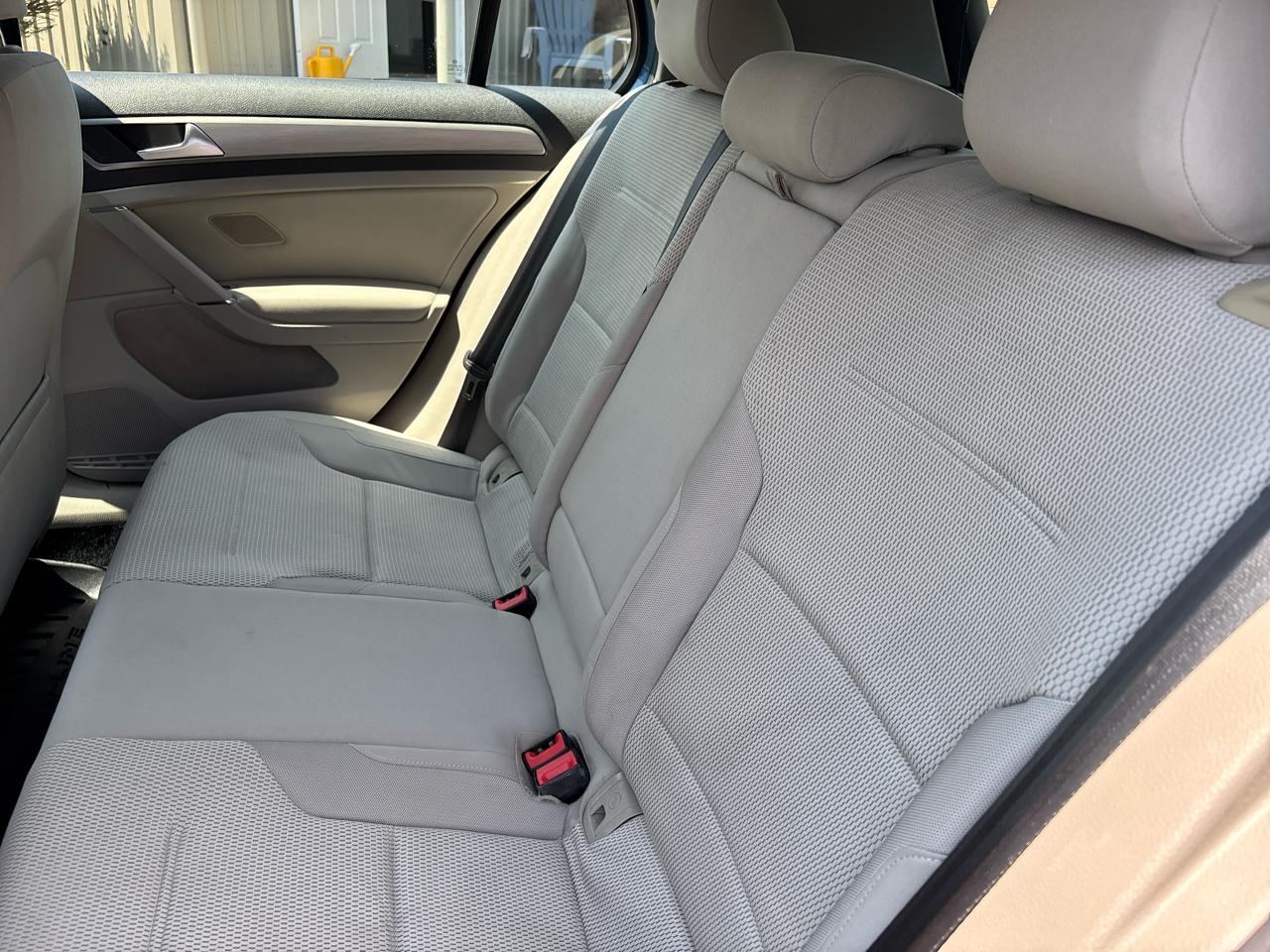 Volkswagen Golf 1.8T 4-Door S Manual 2017