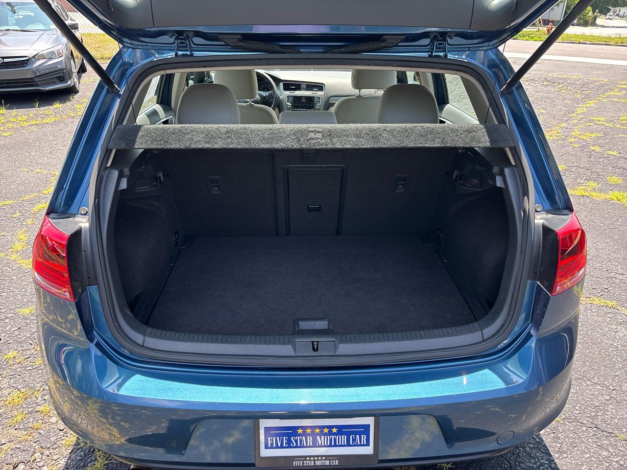 Volkswagen Golf 1.8T 4-Door S Manual 2017