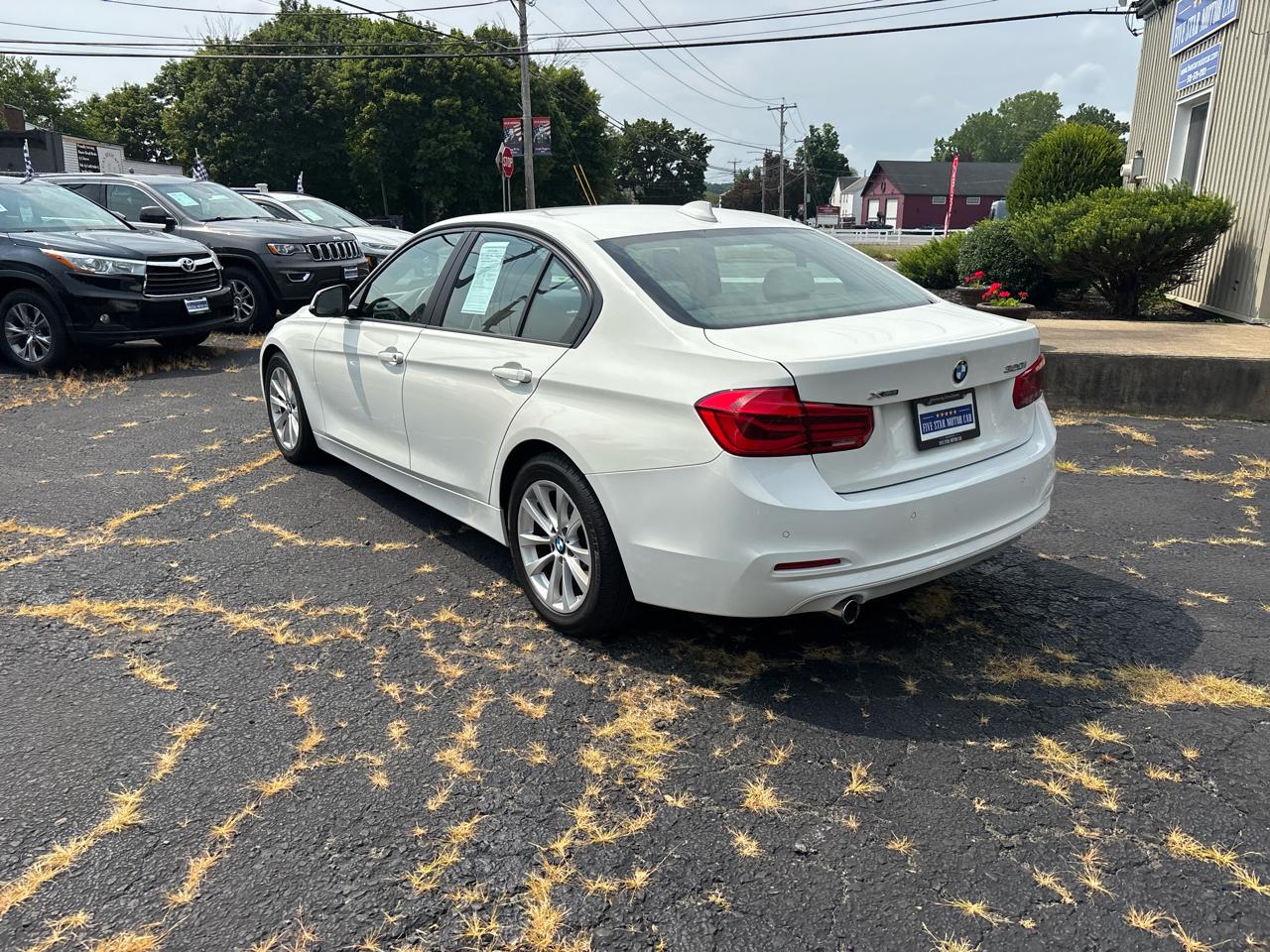 BMW 3-Series 320i xDrive Sedan 2017