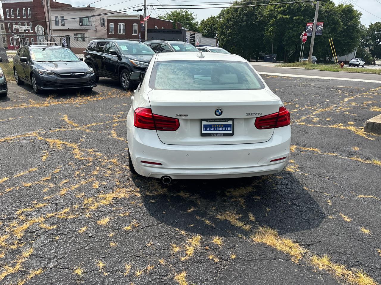 BMW 3-Series 320i xDrive Sedan 2017