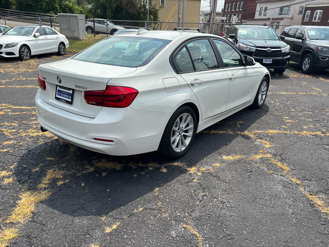 BMW 3-Series 320i xDrive Sedan 2017