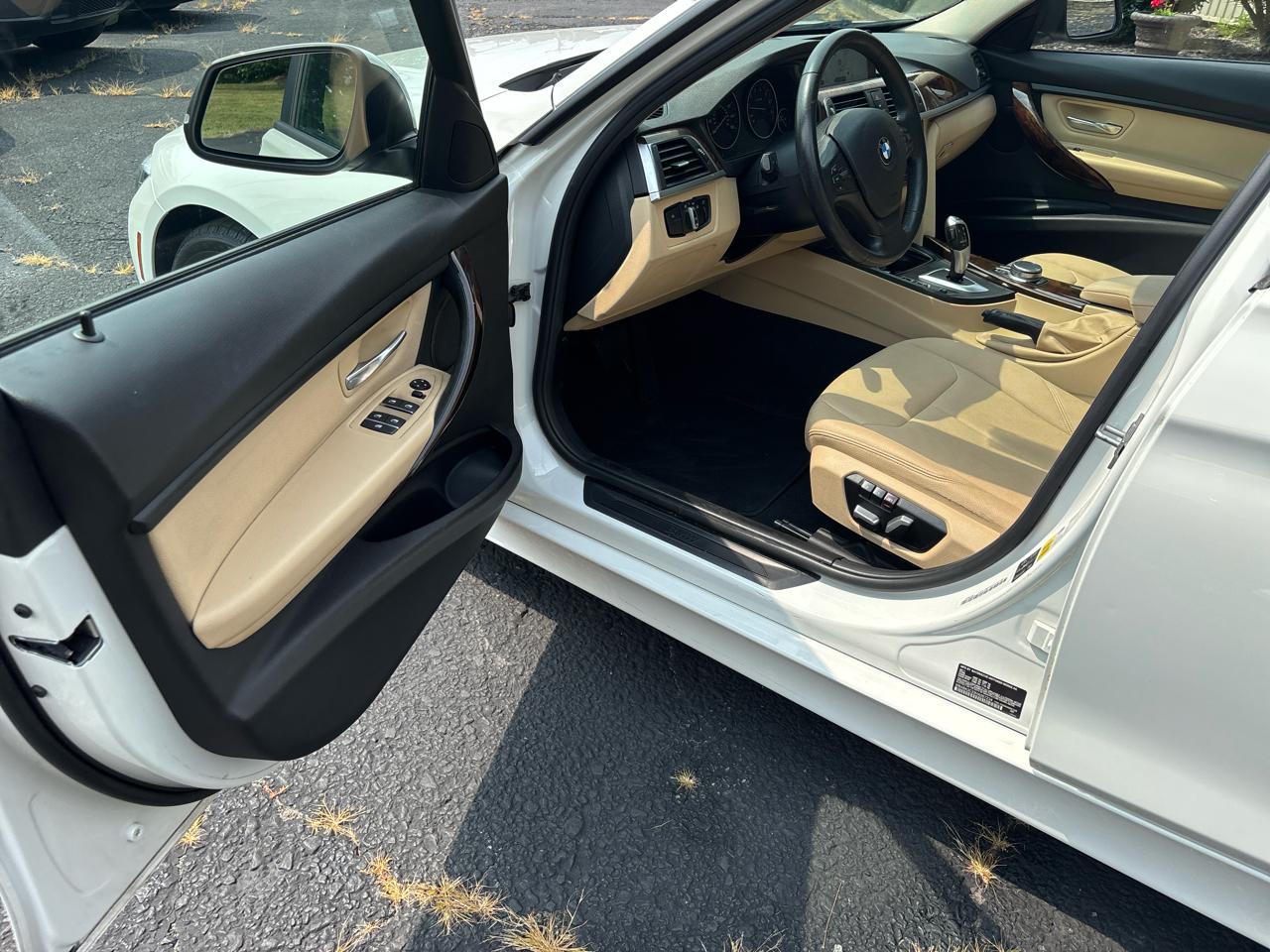 BMW 3-Series 320i xDrive Sedan 2017