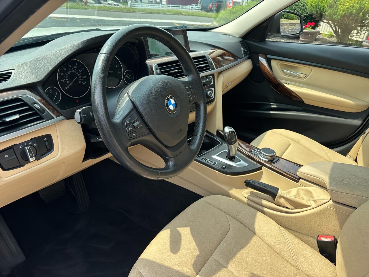 BMW 3-Series 320i xDrive Sedan 2017
