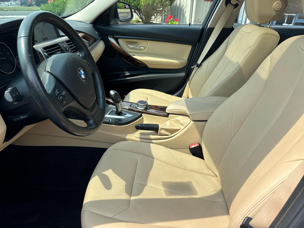BMW 3-Series 320i xDrive Sedan 2017