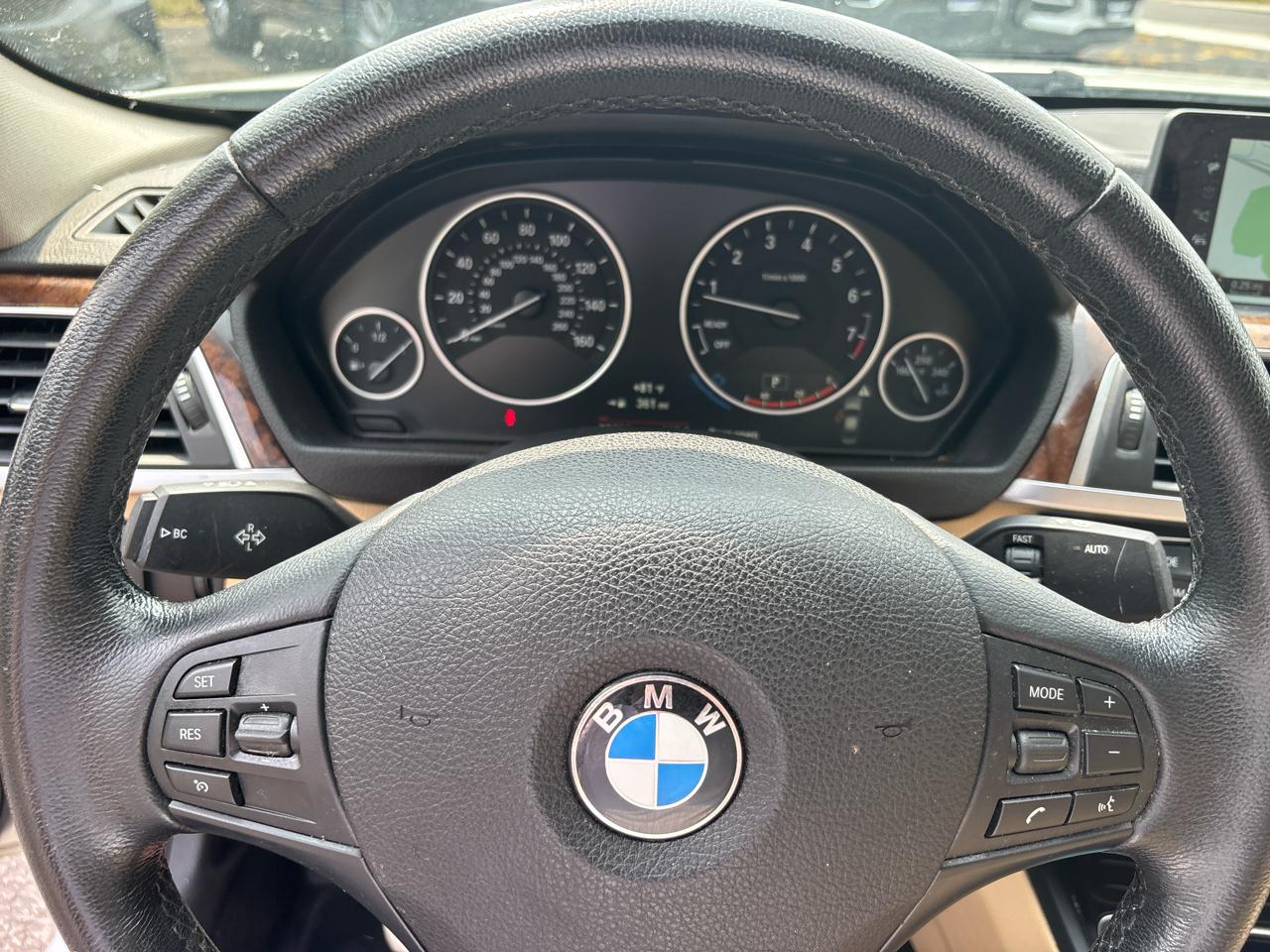 BMW 3-Series 320i xDrive Sedan 2017