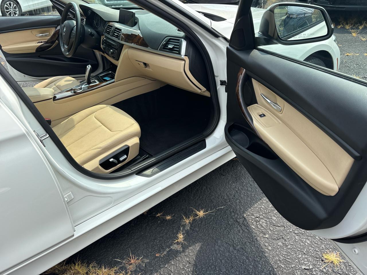 BMW 3-Series 320i xDrive Sedan 2017