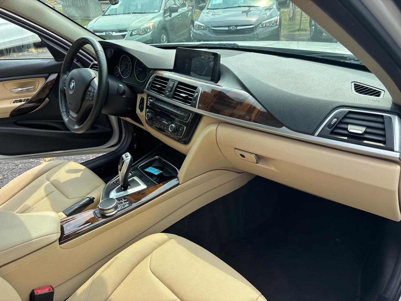 BMW 3-Series 320i xDrive Sedan 2017