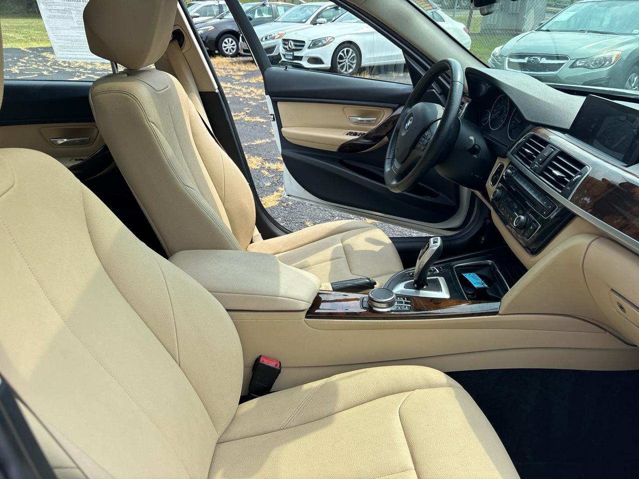 BMW 3-Series 320i xDrive Sedan 2017