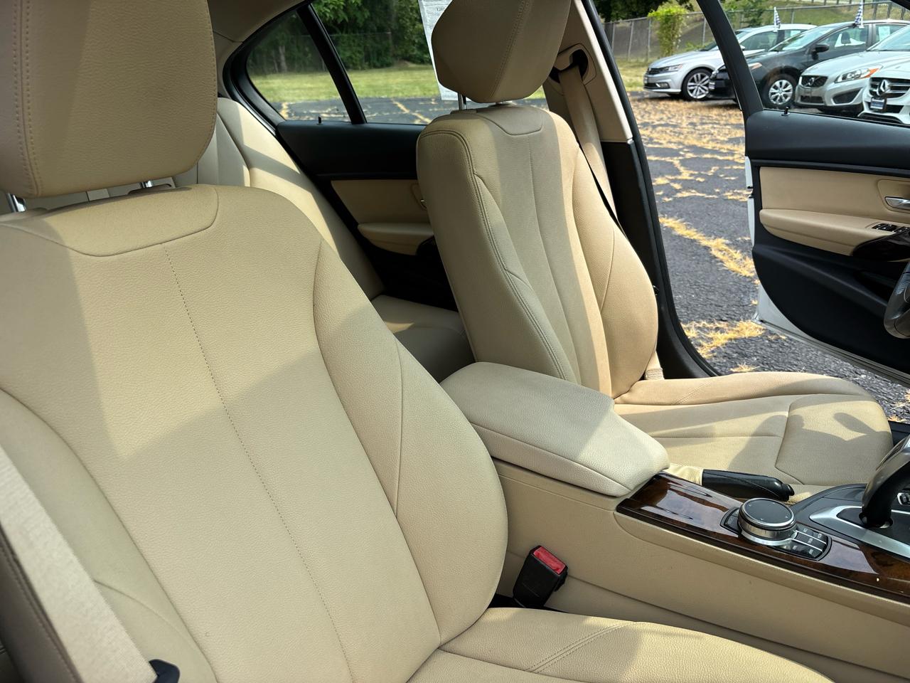 BMW 3-Series 320i xDrive Sedan 2017
