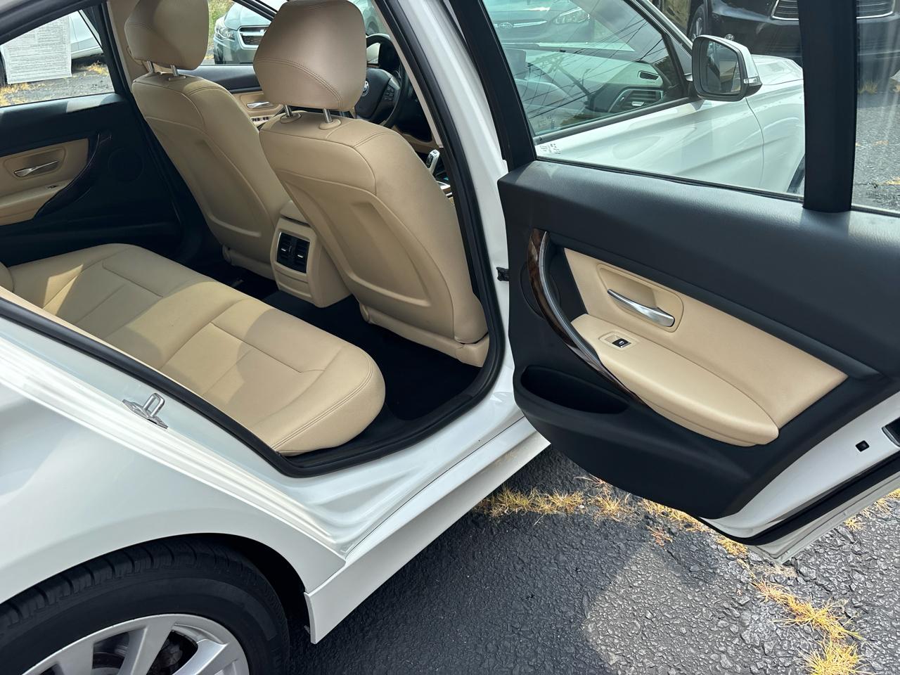 BMW 3-Series 320i xDrive Sedan 2017